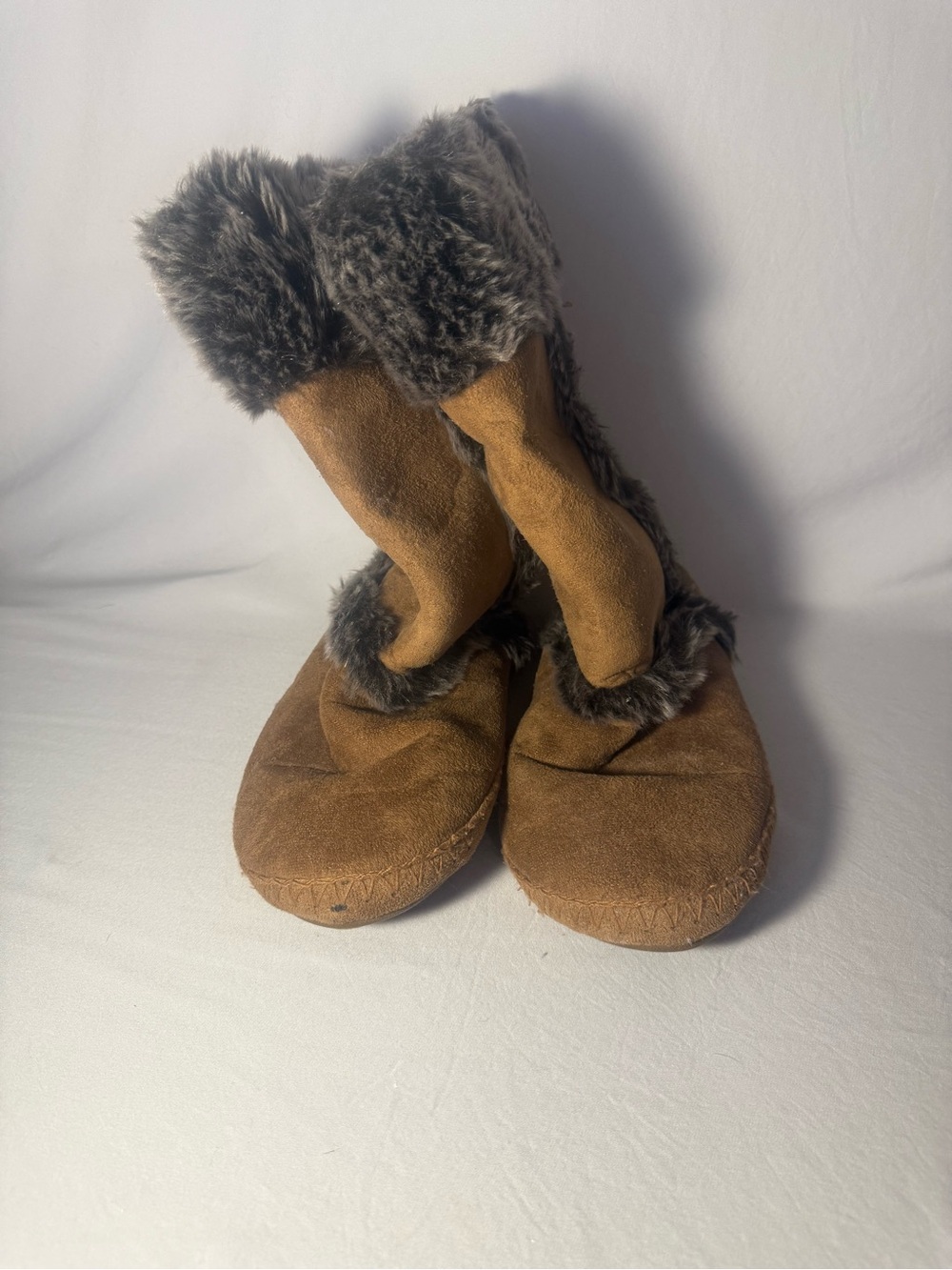 Women’s Brown Faux Suede Bootie Slippers Faux Fur Trim/Lined, Size Large 9/10